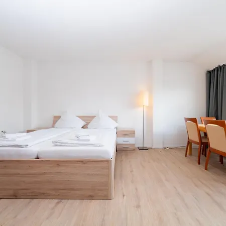 G & L Otel 3*