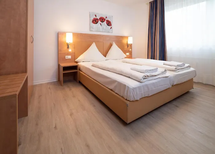 G & L Hotel